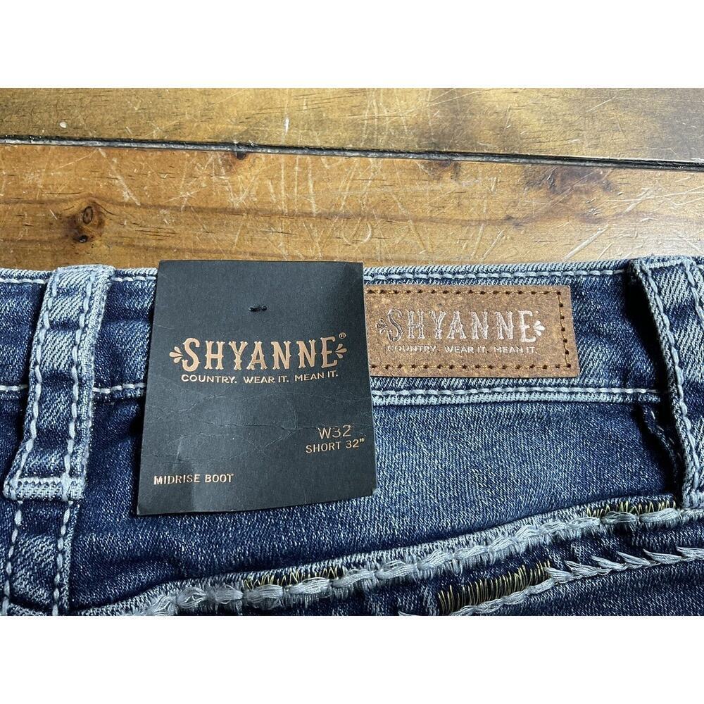 Shyanne Mid Rise Bootcut Embroidered Womens Jeans 32x32 Thick Stitching NWT - Picture 11 of 14